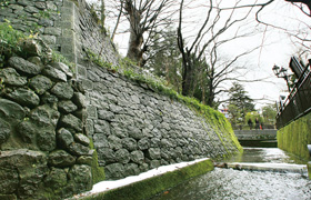 Kanazawa Castle Encircling Moats